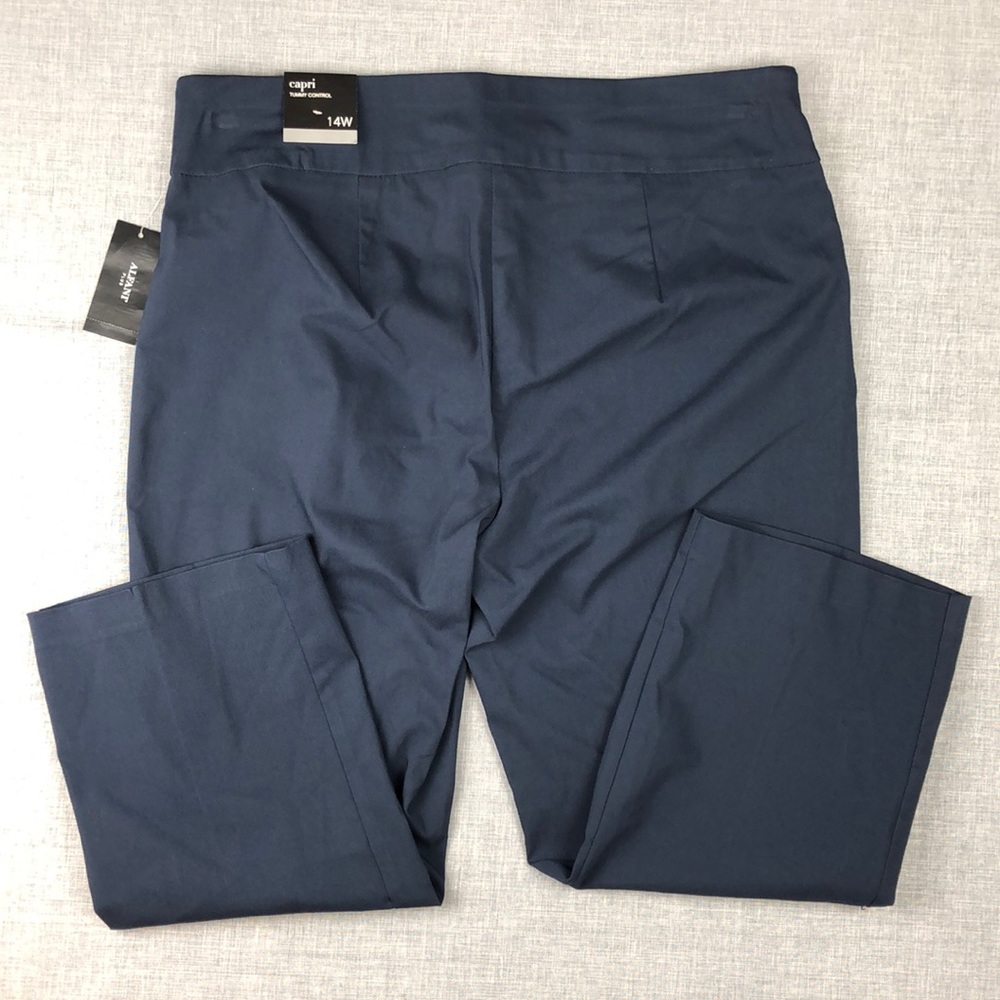 18W Petite Alfani Navy Dress Capri Pants - Picture 4 of 5
